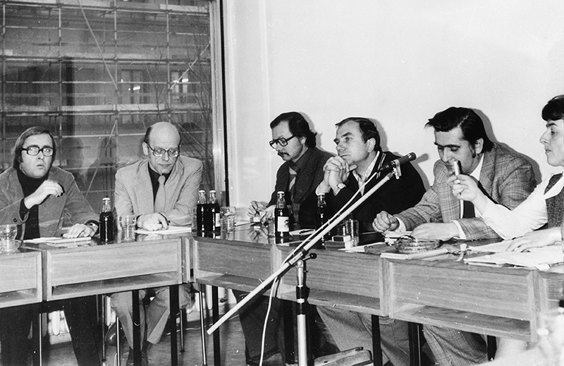 Jahr unbekannt, Leipzig, Universität, (v.l.n.r.) Peter Gosse, Hans Richter, Heinz Czechowski, Klaus Schuhmann, Walfried Hartinger, Christel Hartinger (Foto: unbekannt)